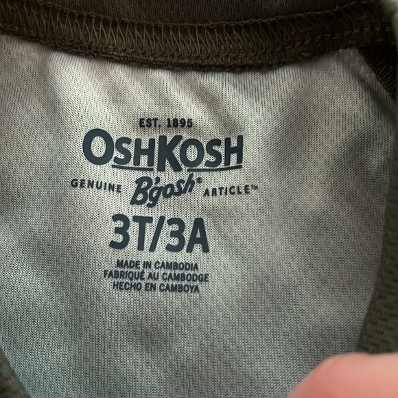 NWT Boys Osh Kosh B’Gosh camo active set 3T - Picture 2 of 2